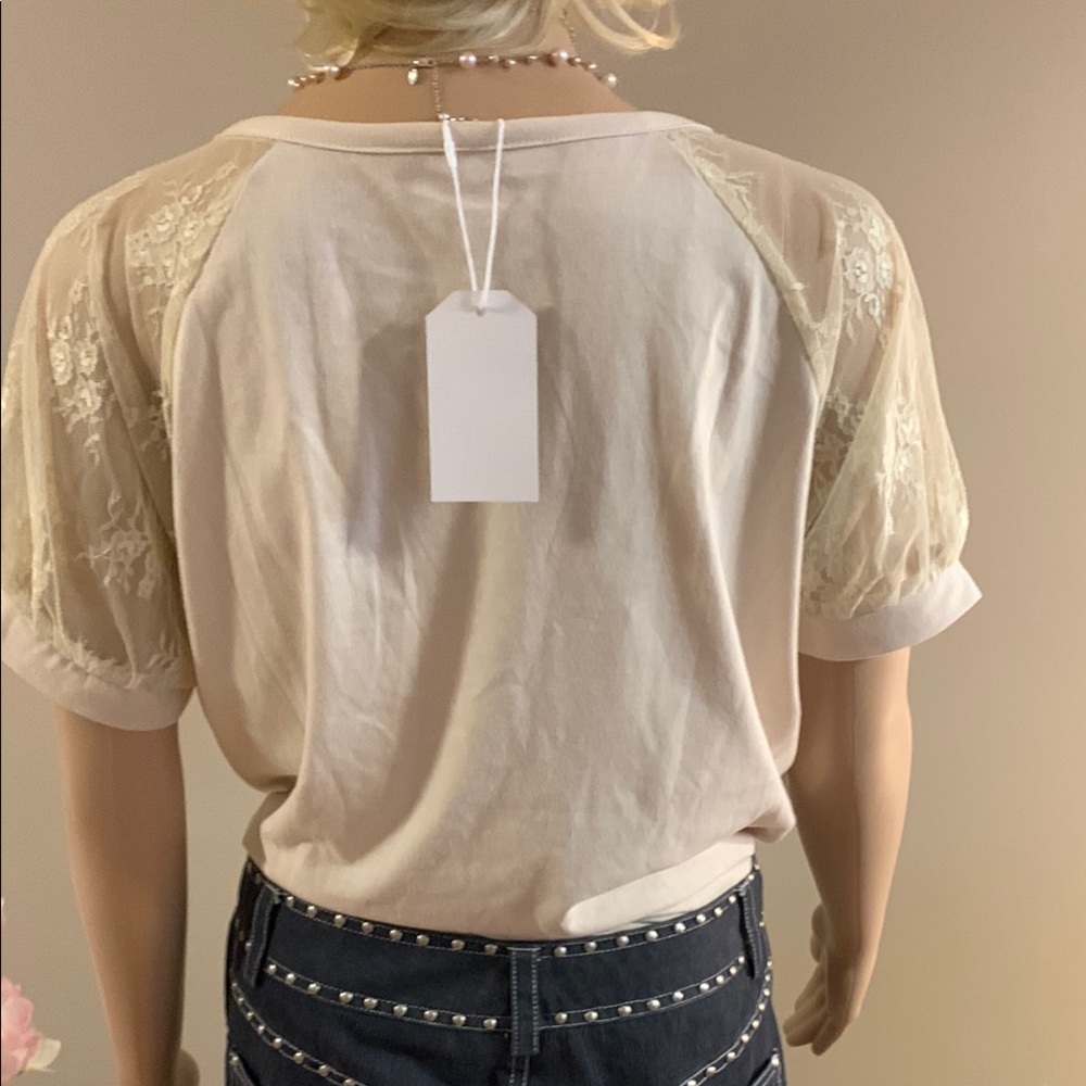 NWT Elegant Cream Lace Sleeve Top medium